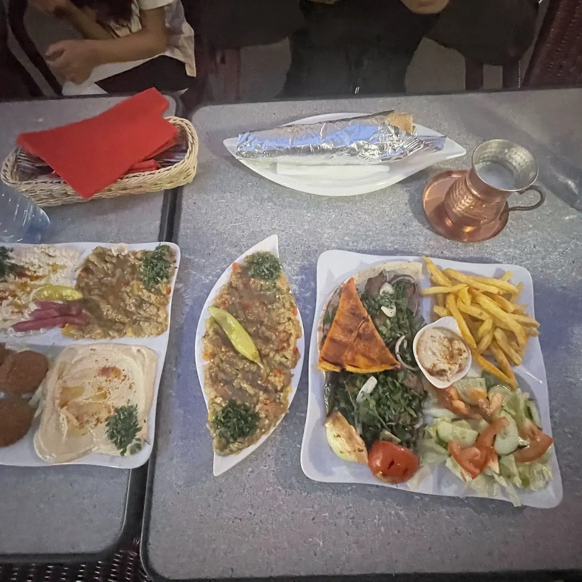 لحمة جون مع السلطة, Shami Haus Restaurant Offenburg